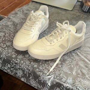 Veja Women's Cream Sneakers